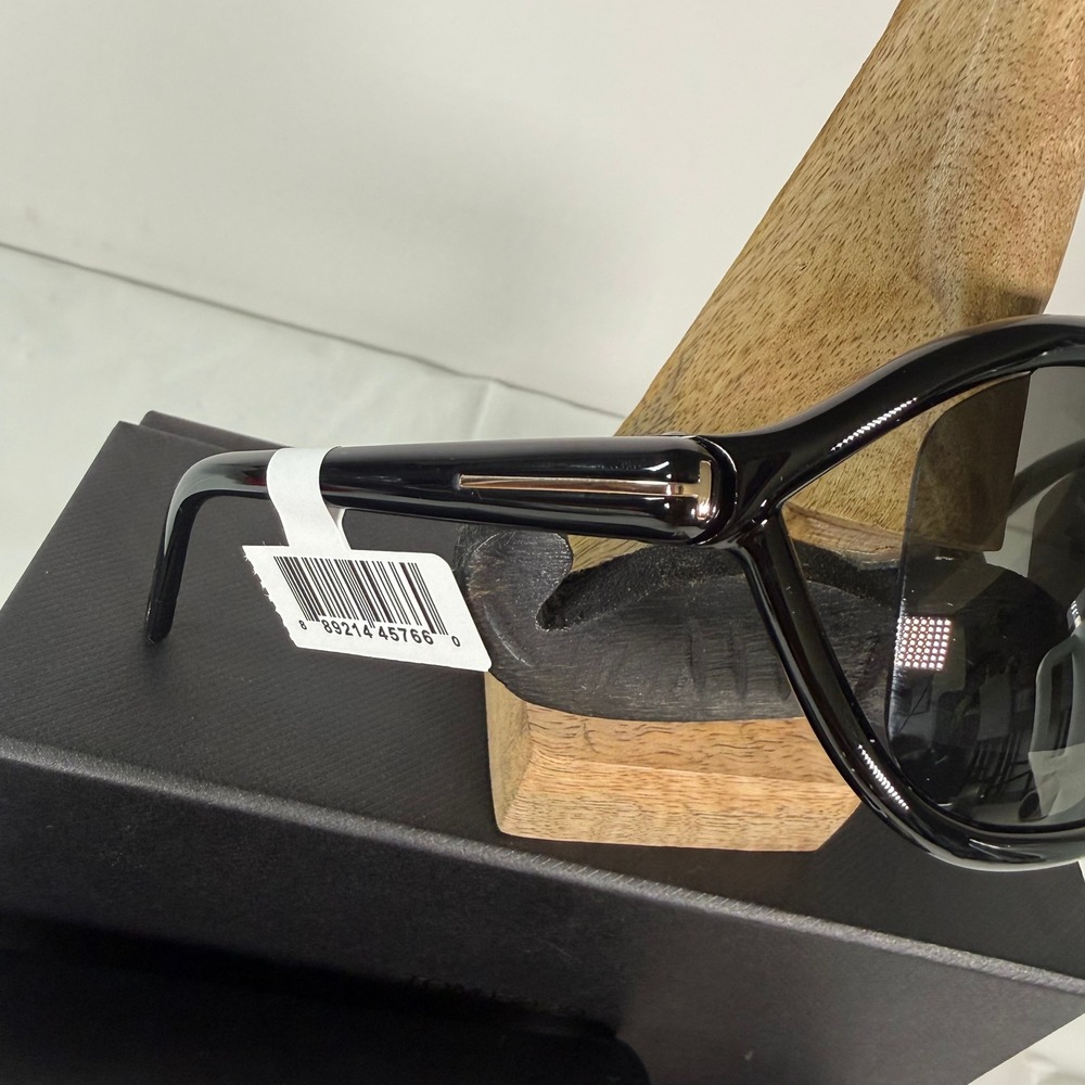 Tom Ford Fernanda TF1069 01A Black Butterfly Sunglasses Made in Italy NEW - Picture 7 of 15